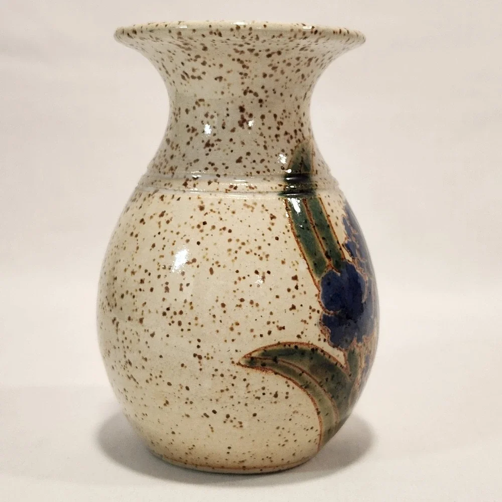 Handmade Pottery Iris Vase Speckled Ceramic Beige Signed AI 5